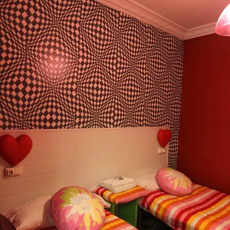 Red Nest * Valenza