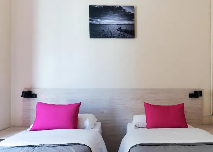 Red Nest * Valencia