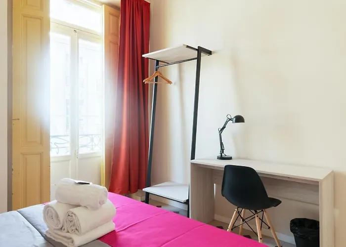 Red Nest Valencia