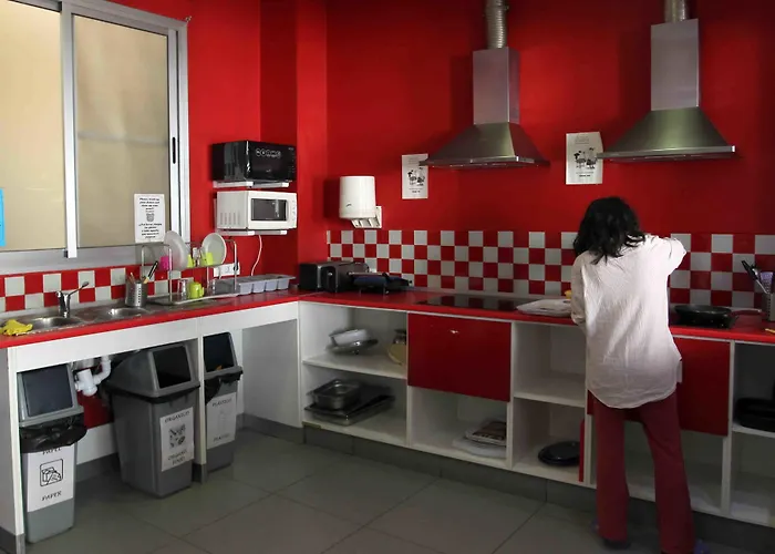 Red Nest * Valencia