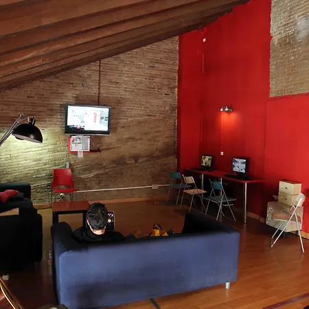 Red Nest Ostello