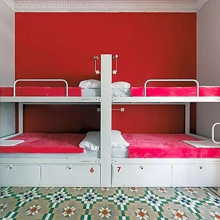 Red Nest אכסניה ולנסיה