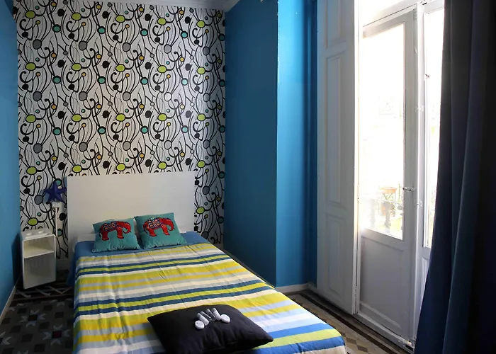 بيت شباب Red Nest *