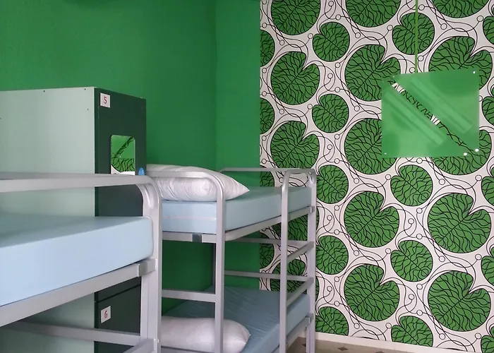 Hostel Red Nest Βαλένθια
