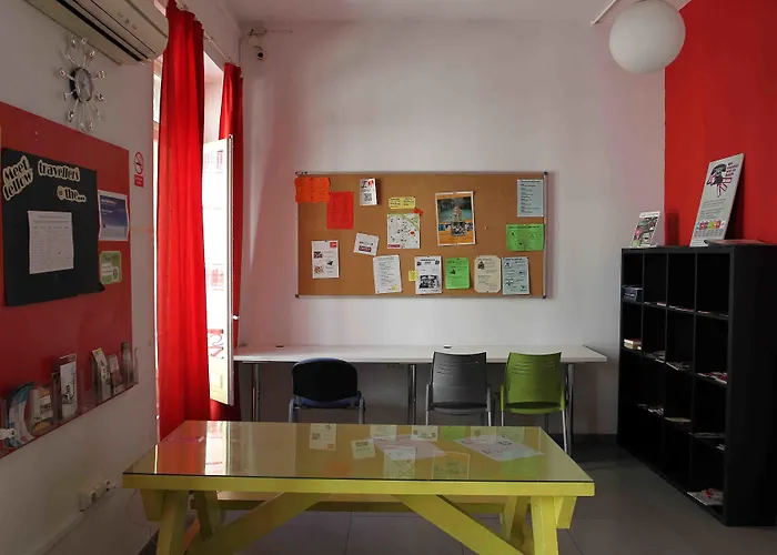 Red Nest Hostel *