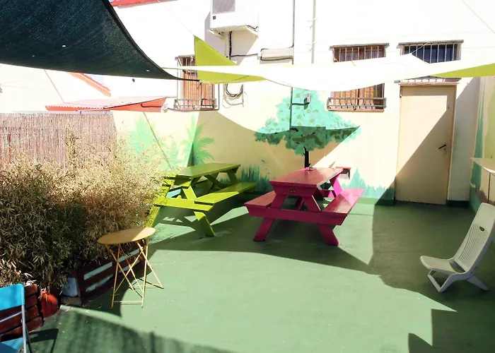 Hostel Red Nest Βαλένθια
