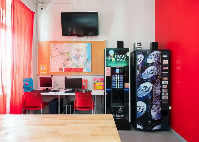 Red Nest Hostel *