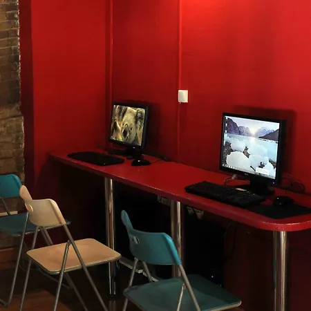Red Nest Hostel *