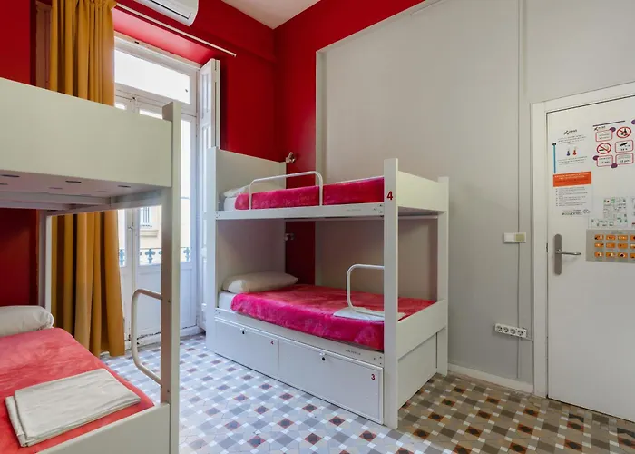 Red Nest Хостел *