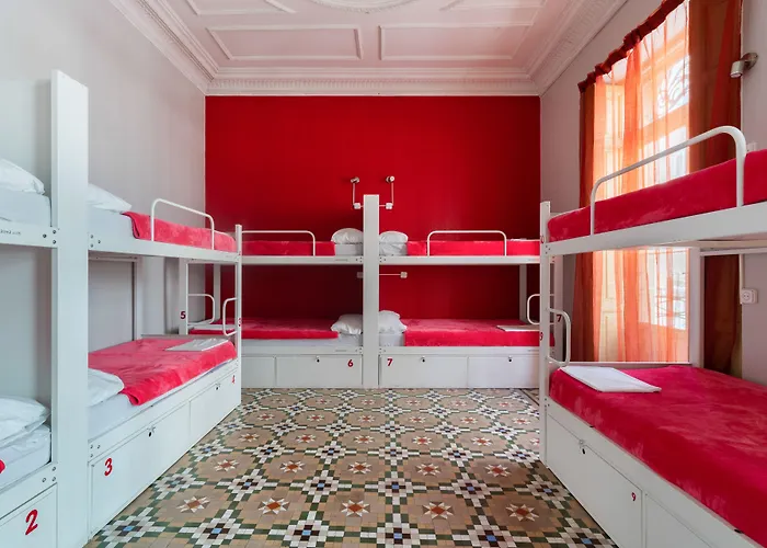 Red Nest Хостел