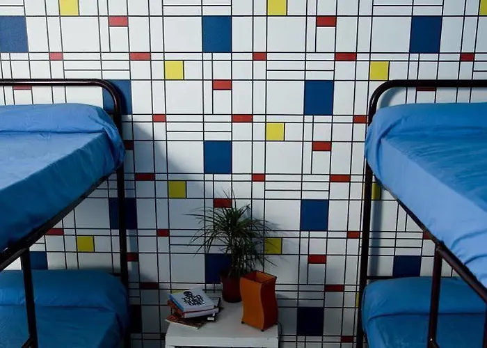 Хостел Red Nest