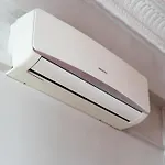 Red Nest אכסניה