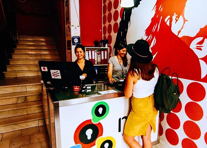 Хостел Red Nest